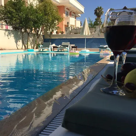 Oda ve Kahvaltı Manastır Kemer