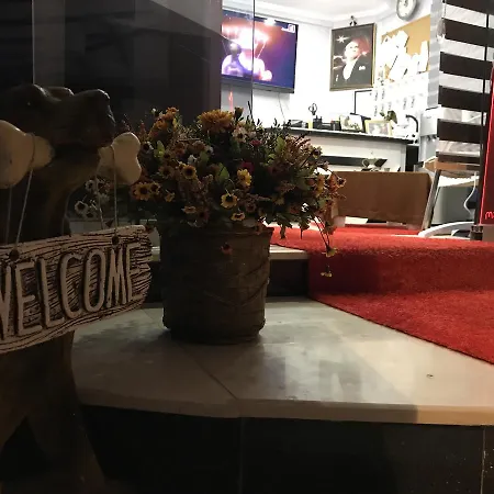 Manastır Oda ve Kahvaltı 3*